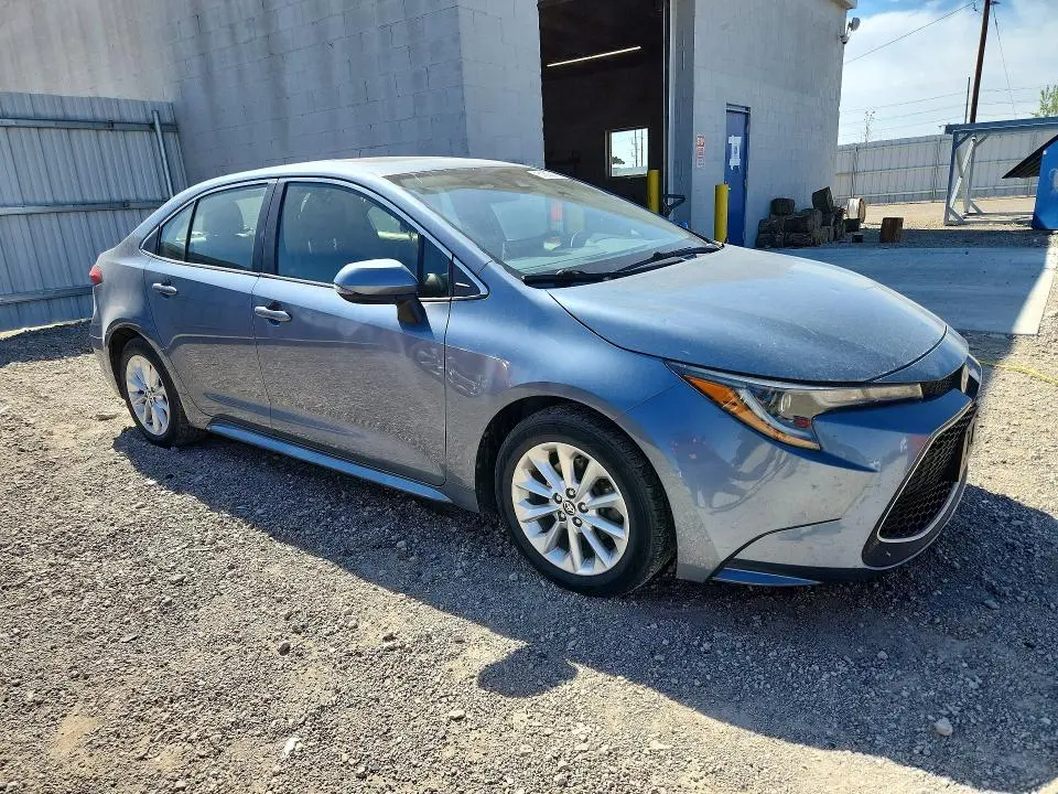 2020 TOYOTA COROLLA XLE  