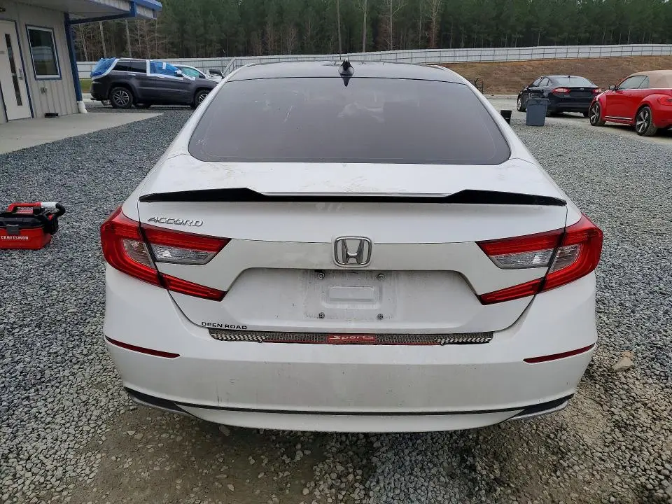 2019 HONDA ACCORD LX  