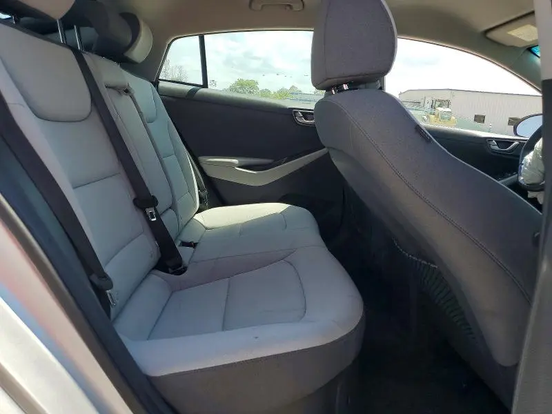 2022 HYUNDAI IONIQ SE  
