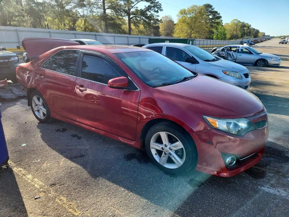 2013 TOYOTA CAMRY SE  