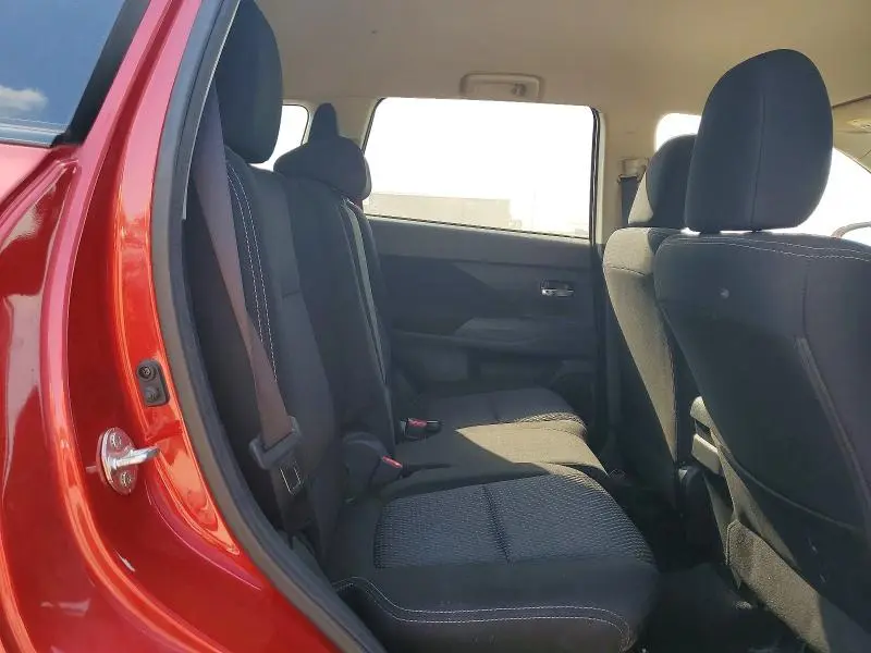 2017 MITSUBISHI OUTLANDER SE  