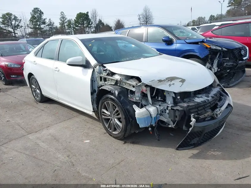 2016 TOYOTA CAMRY SE