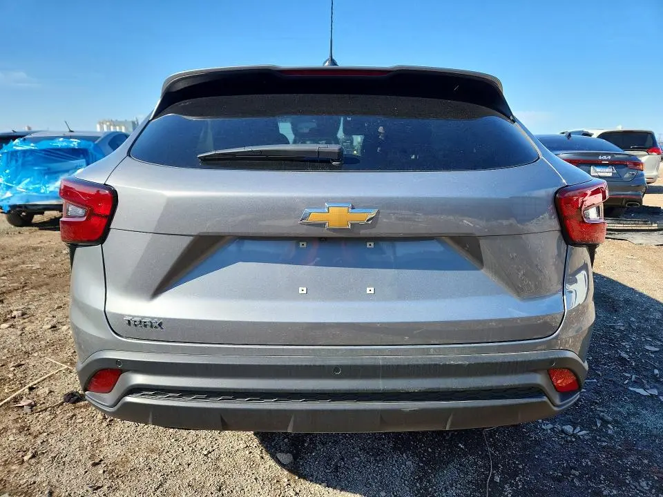 2025 CHEVROLET TRAX LS  