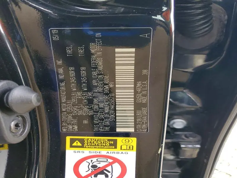 2019 TOYOTA HIGHLANDER SE  