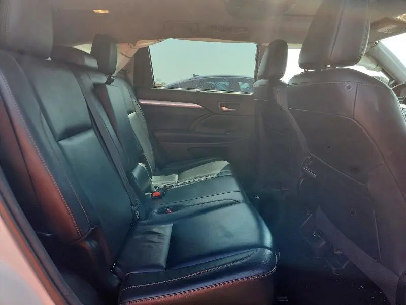 2017 TOYOTA HIGHLANDER XLE  