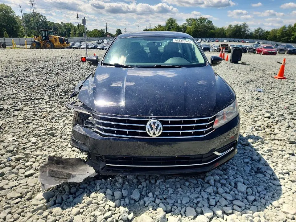 2016 VOLKSWAGEN PASSAT SE  
