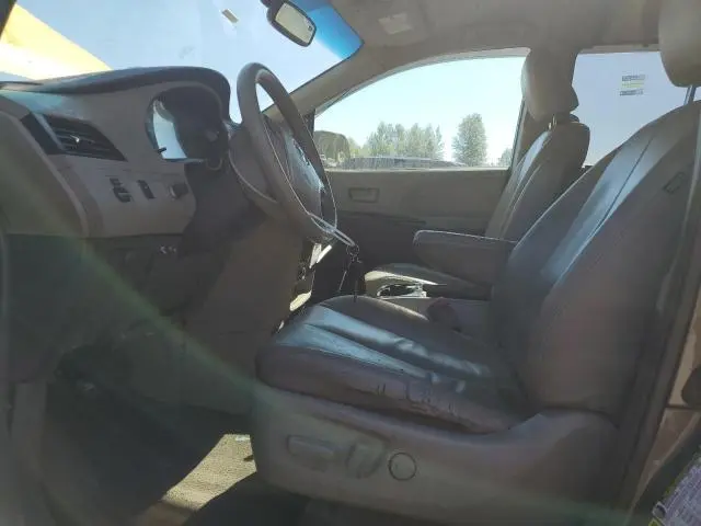 2011 TOYOTA SIENNA LE  
