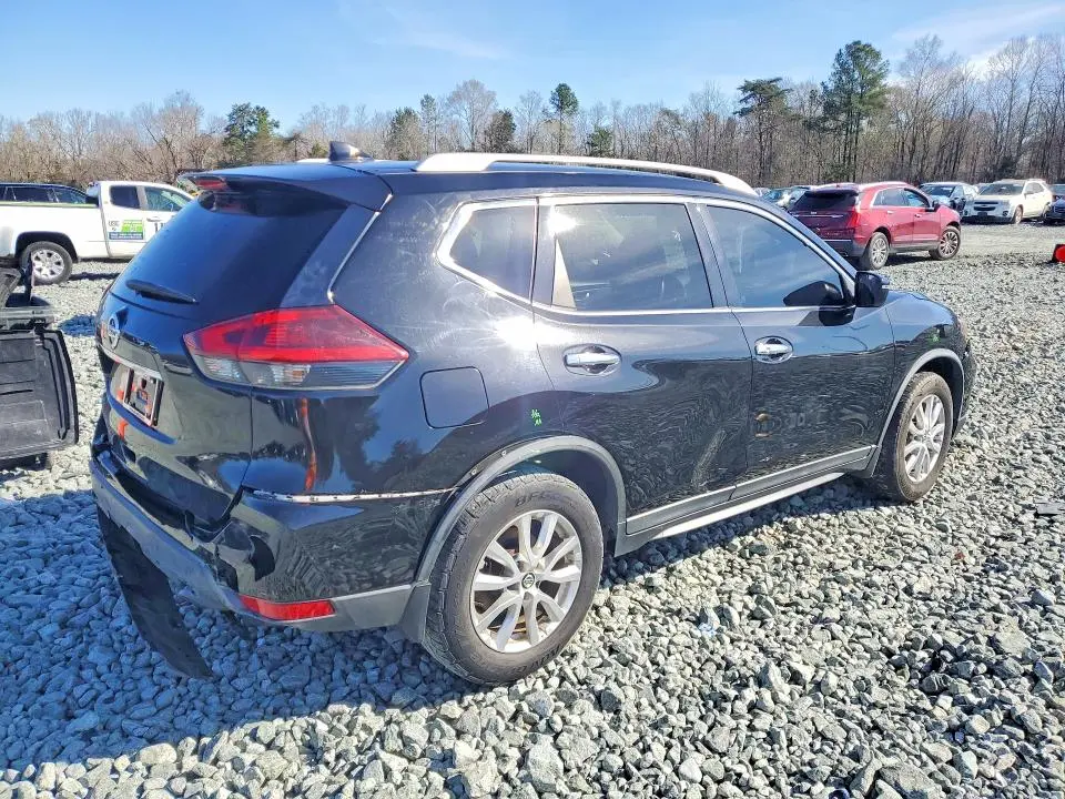 2018 NISSAN ROGUE SV  