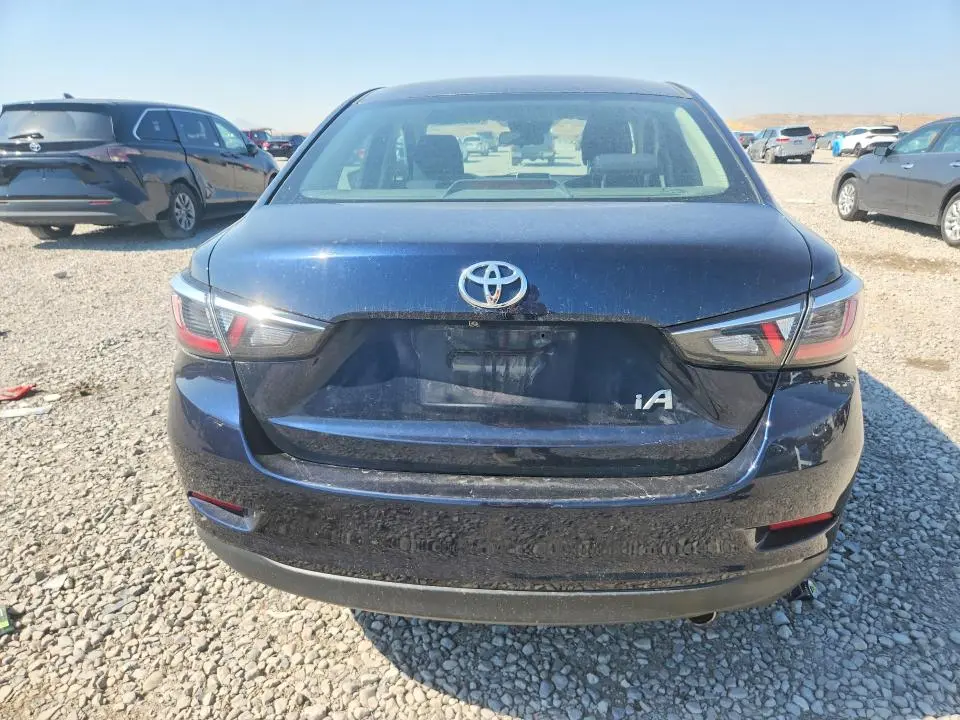 2017 TOYOTA YARIS IA BASE  