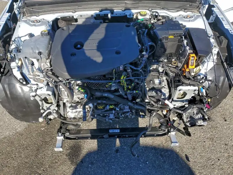 2025 VOLVO XC40 PLUS  