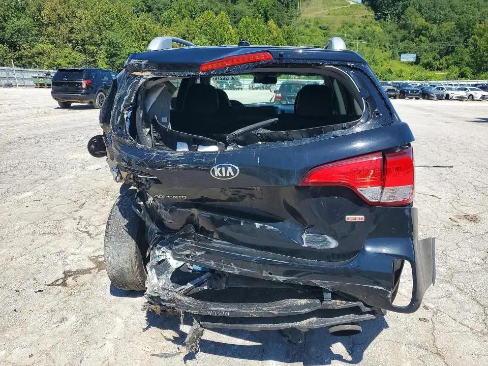 2015 KIA SORENTO LX  