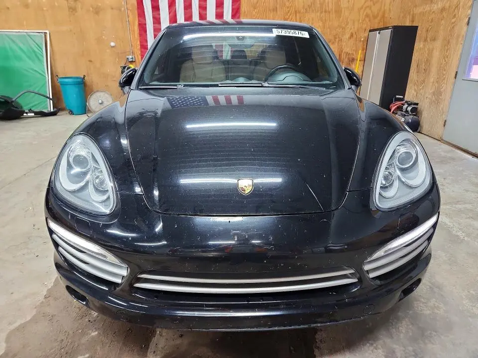 2014 PORSCHE CAYENNE   