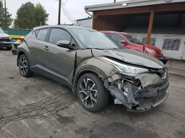 2021 TOYOTA C-HR XLE  
