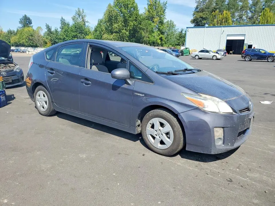 2011 TOYOTA PRIUS THREE  