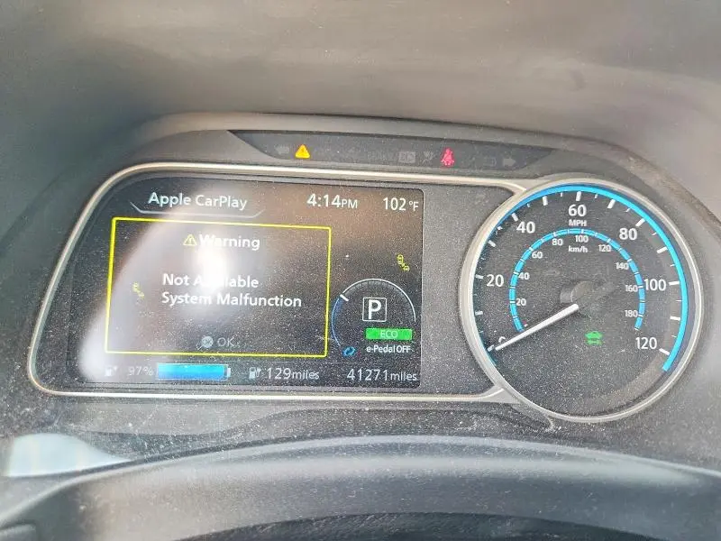 2022 NISSAN LEAF S  