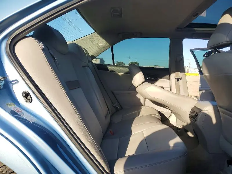2012 TOYOTA CAMRY XLE V6  