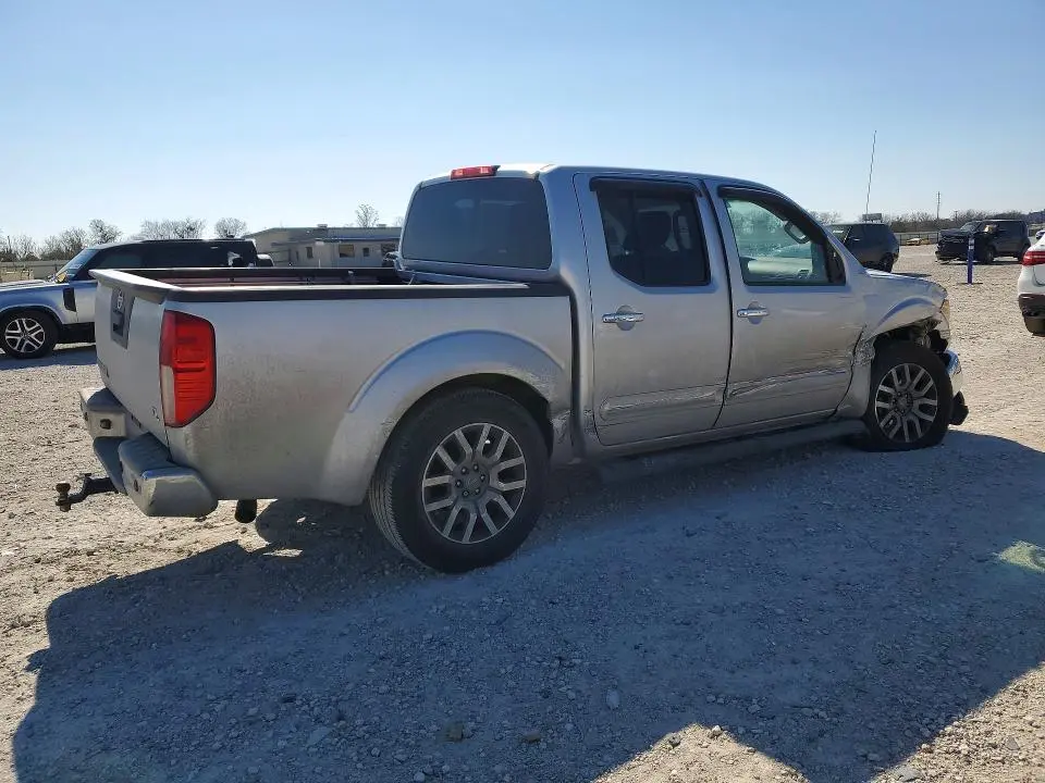 2013 NISSAN FRONTIER S  