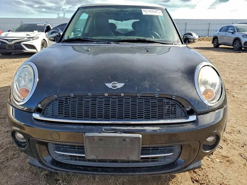 2011 MINI COOPER   
