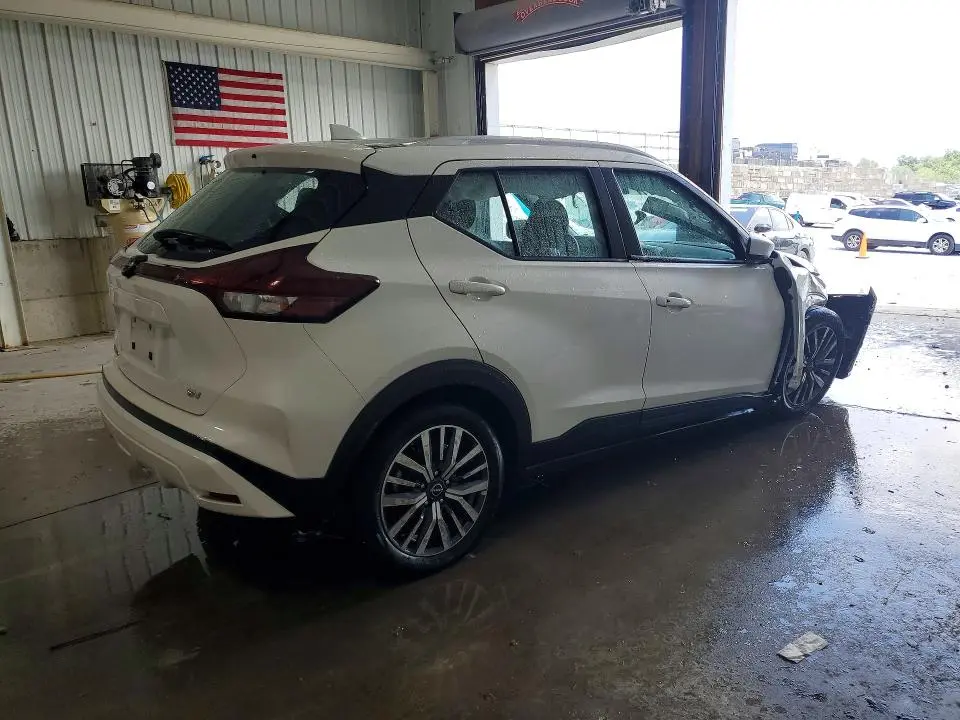 2024 NISSAN KICKS SV  