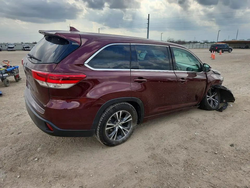 2017 TOYOTA HIGHLANDER LE PLUS  