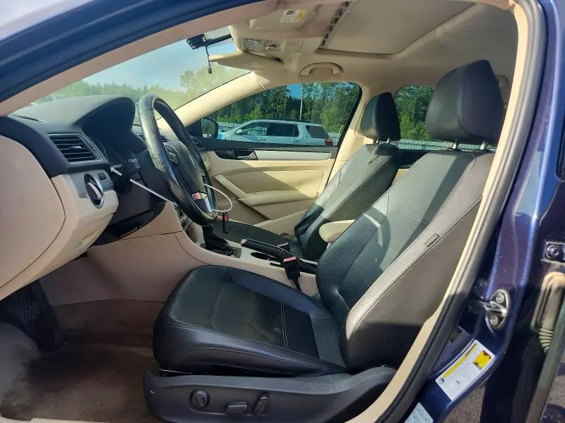 2013 VOLKSWAGEN PASSAT SE  