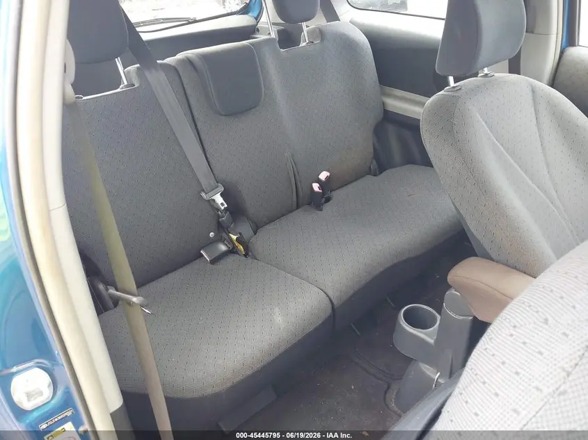 2010 TOYOTA YARIS  