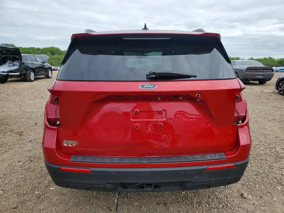 2021 FORD EXPLORER XLT  