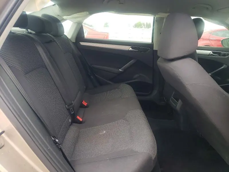 2016 VOLKSWAGEN PASSAT S  
