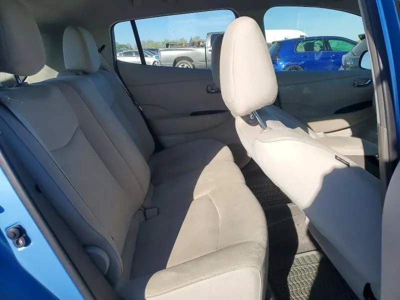 2012 NISSAN LEAF SV  