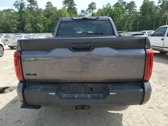 2024 TOYOTA TUNDRA CREWMAX SR  