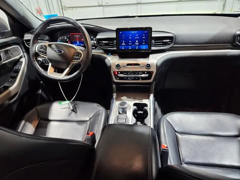 2021 FORD EXPLORER XLT  