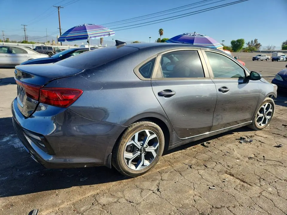 2021 KIA FORTE LXS  