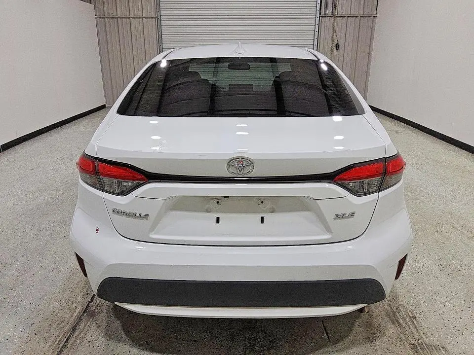 2022 TOYOTA COROLLA XLE  