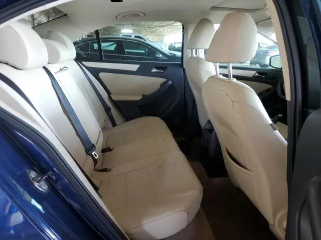2011 VOLKSWAGEN JETTA SE  