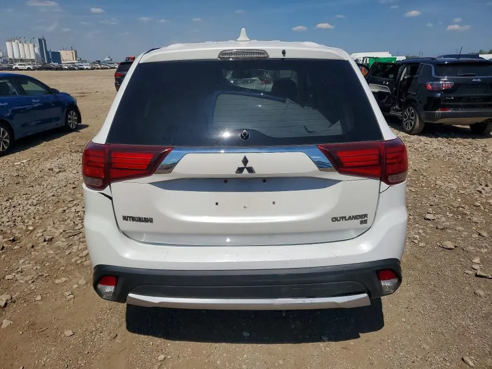 2018 MITSUBISHI OUTLANDER SE  