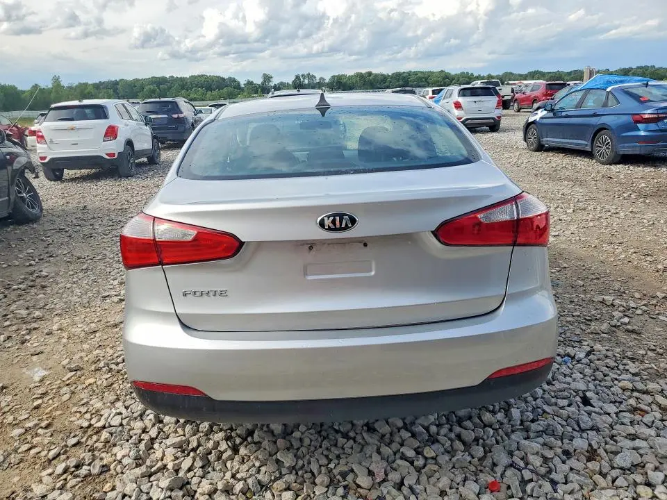 2016 KIA FORTE LX  