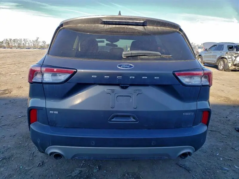 2022 FORD ESCAPE SE  