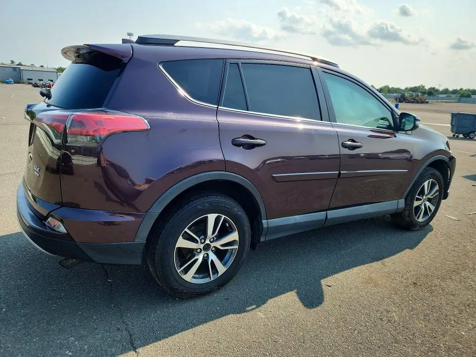2018 TOYOTA RAV4 XLE  
