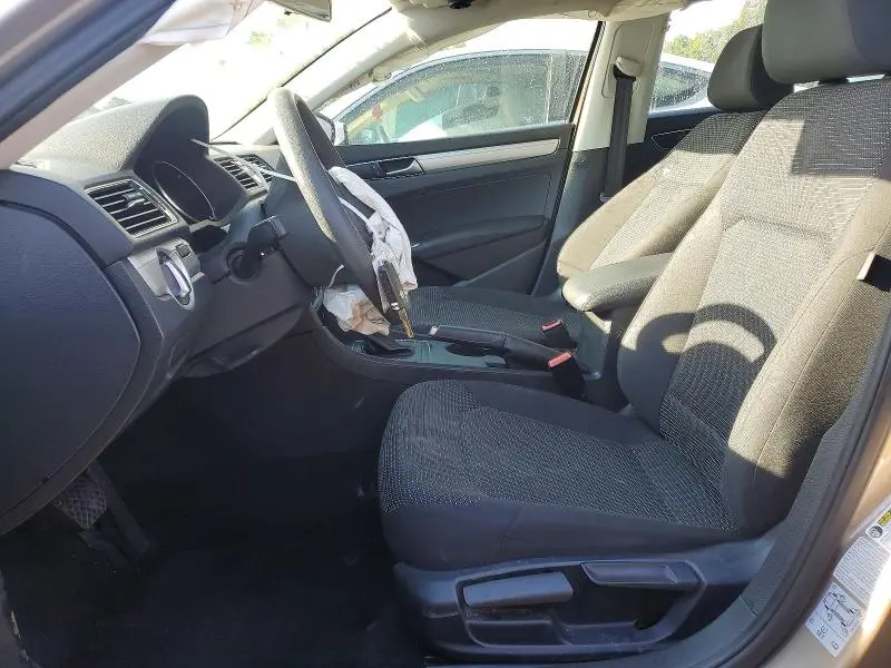 2016 VOLKSWAGEN PASSAT S  