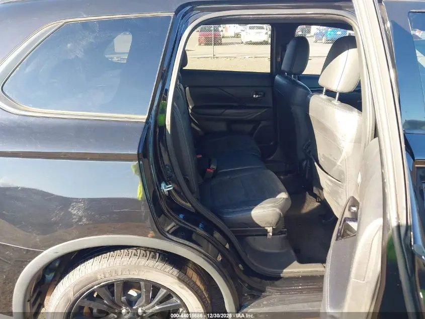 2019 MITSUBISHI OUTLANDER LE