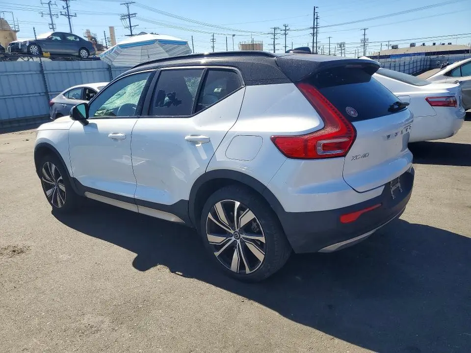 2021 VOLVO XC40 RECHARGE  
