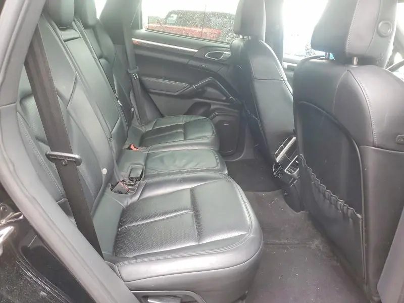 2013 PORSCHE CAYENNE   
