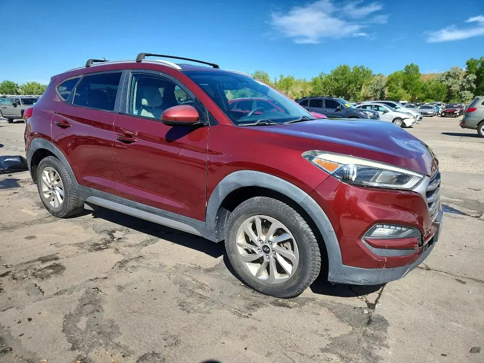 2017 HYUNDAI TUCSON SE  