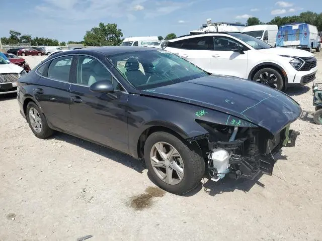 2022 HYUNDAI SONATA SE  