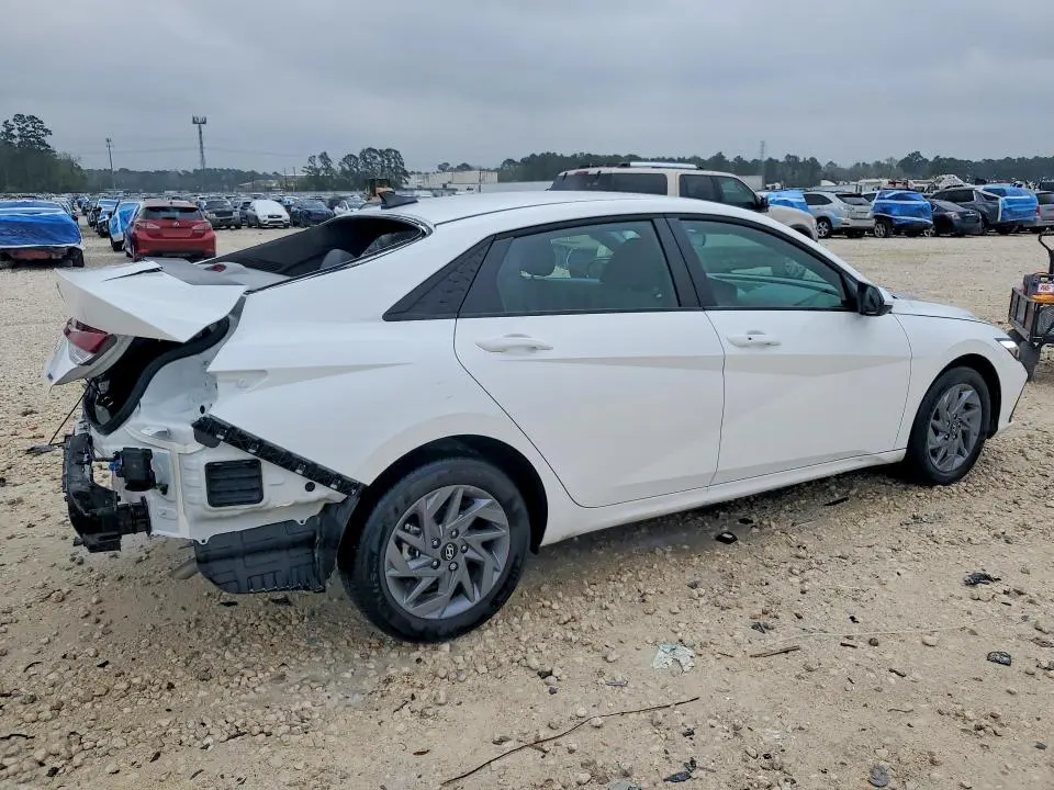 2025 HYUNDAI ELANTRA BLUE  