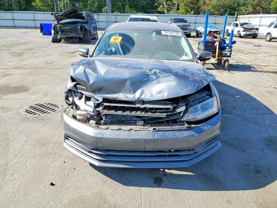 2015 VOLKSWAGEN JETTA SE  