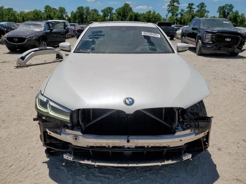 2022 BMW 530 XI  
