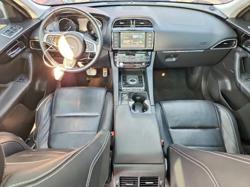 2017 JAGUAR F-PACE R - SPORT  