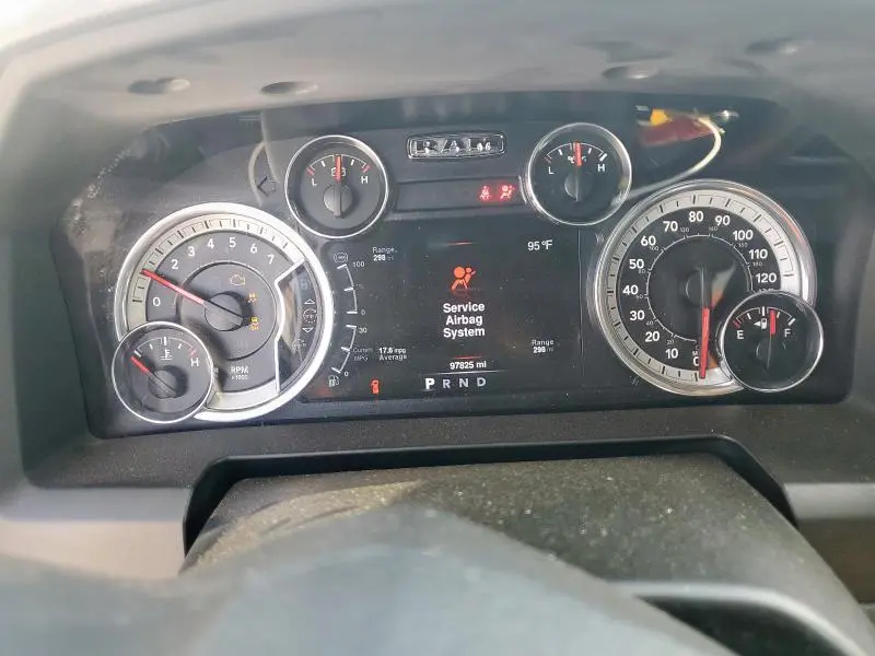2016 RAM 1500 SLT