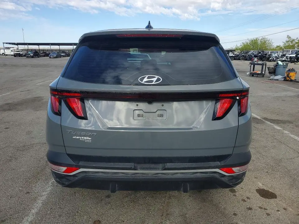 2024 HYUNDAI TUCSON SE  